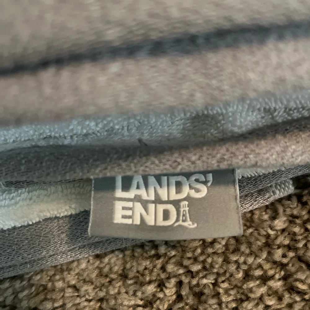 Lands End includes bath